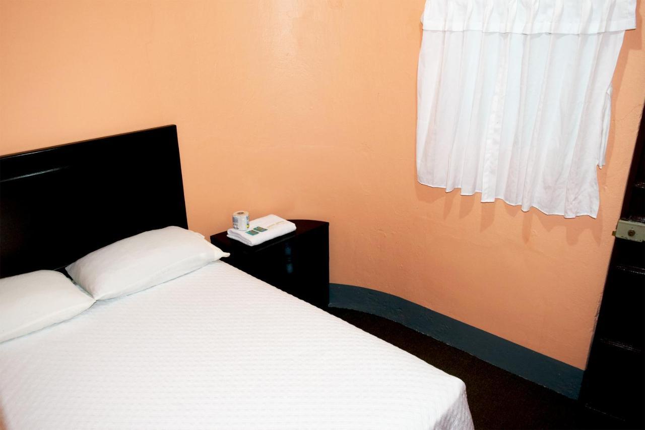 Hotel Fuentes Guatemala City ภายนอก รูปภาพ